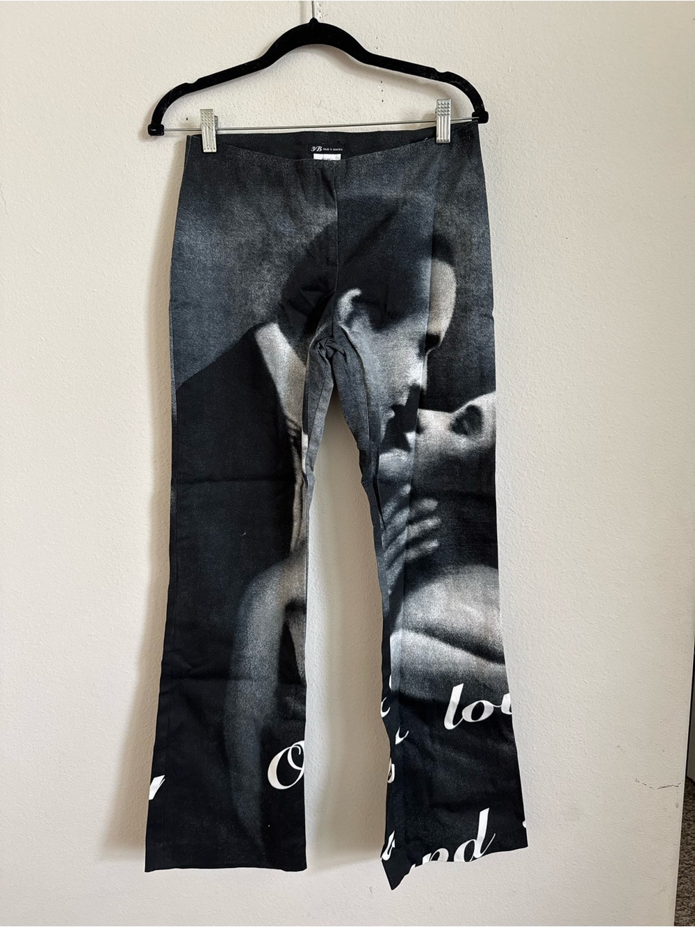 Vintage Y2K Graphic Photo Couple Kiss Low Waist Pants size S or 9